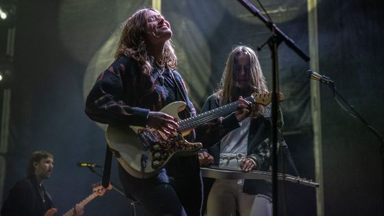 Dvě sestry s kytarami. Colours uzavřely Larkin Poe, škoda slabého zvuku