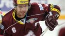 Hokejista klubu HC Sparta Praha Michal Broš v prvním kole hokejové Tipsport extraligy 2012/13 s Energií Karlovy Vary.