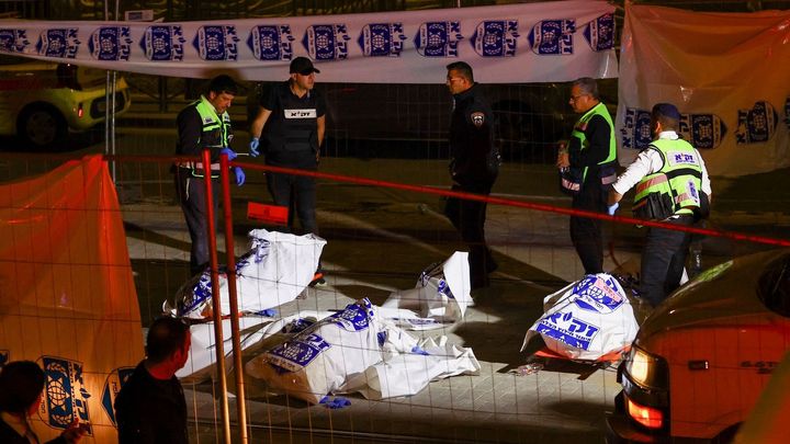 Terorista zabil v jeruzalémské synagoze sedm lidí, policisté ho zastřelili na útěku; Zdroj foto: Reuters