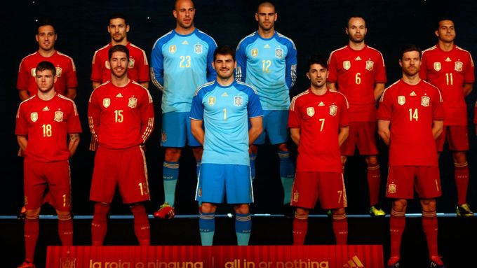 Španělé jsou aktuálními mistry světa. pokud se jim podaří titul obhájit, připluje jim od FIFA na konto 800 milionů.