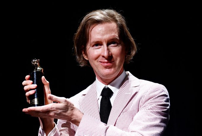 Wes Anderson na benátském festivalu převzal cenu za celoživotní dílo.