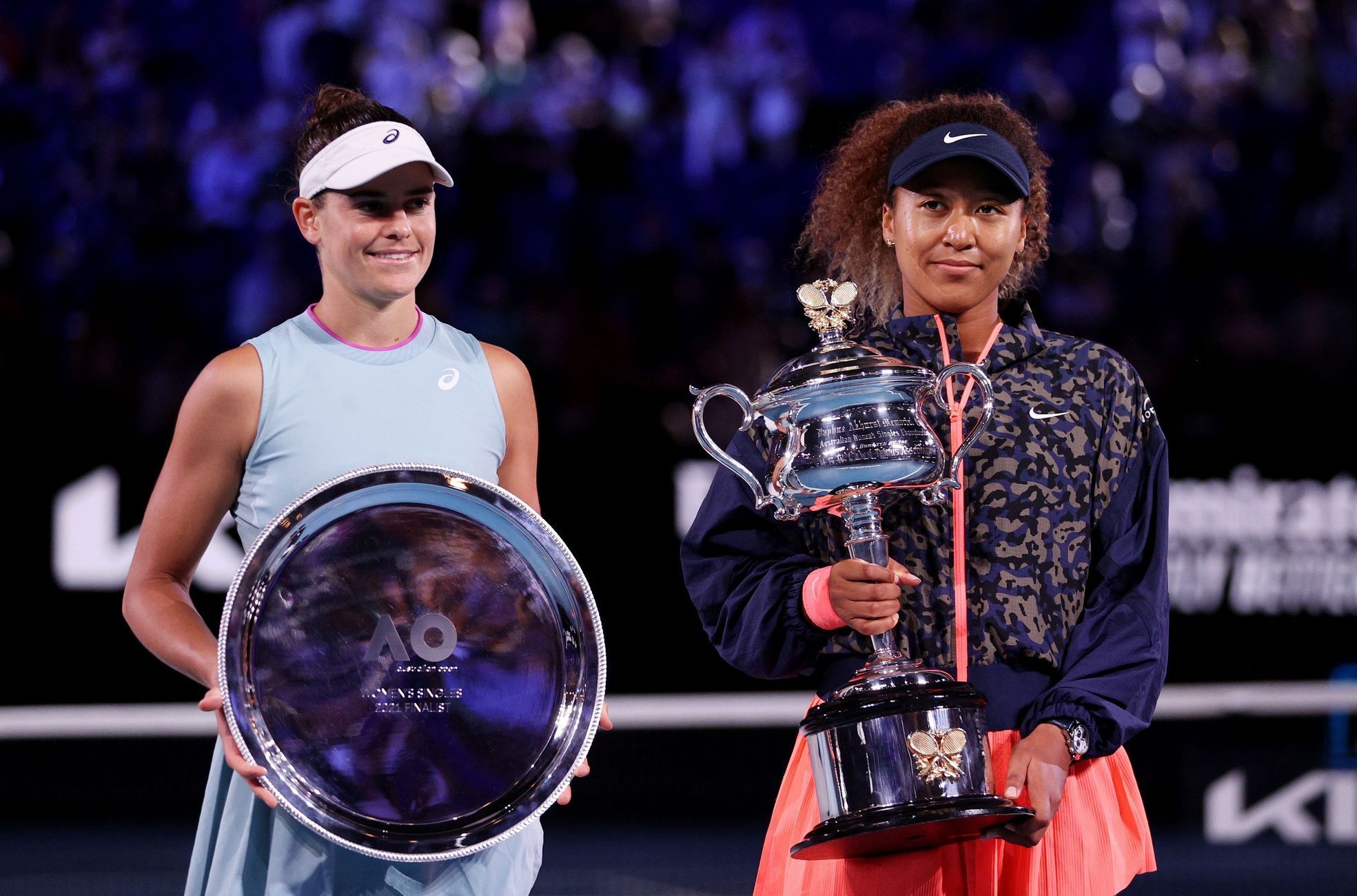Jennifer Bradyová a Naomi Ósakaová po finále Australian Open 2021