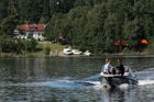 Breivik sám volal policii: Operace skončena, hlásil