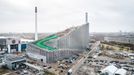 Spalovna odpadu v Kodani navržená Bjarke Ingels Group má na střeše sjezdovku.