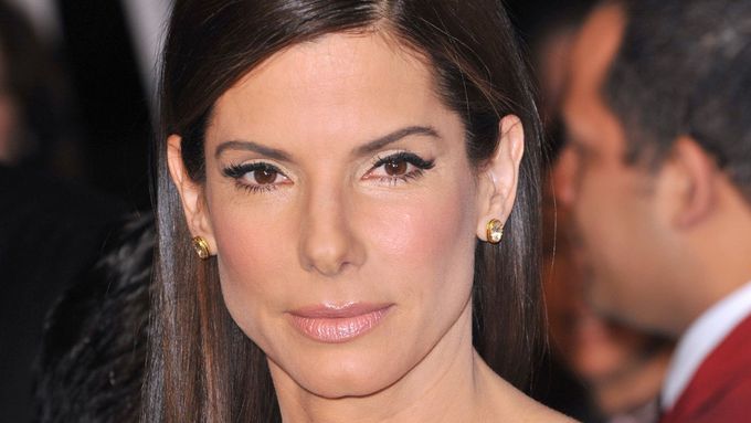 Věc je kvalifikována jako trestný čin podvodu, za který hrozí v případě odsouzení trest odnětí svobody až na osm let.