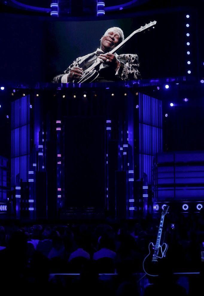 Members of the audience watch a tribute to blues legend B.B. King at the 2015 Billboard Music Awards in Las Vegas