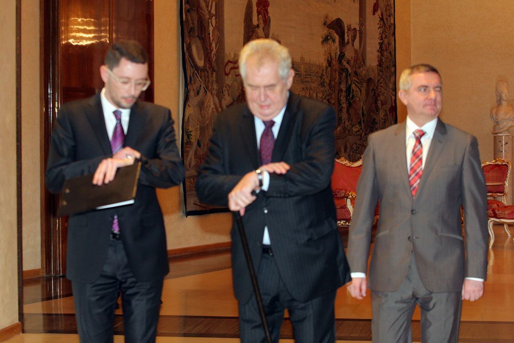 Zeman prý vládu jmenuje