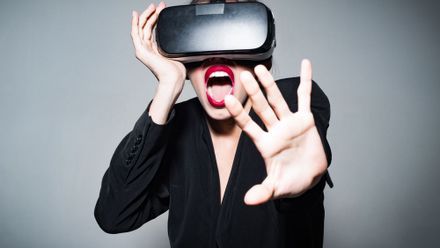 Léčba virtuální realitou: překonáte strach z výšek nebo potrénujete paměť