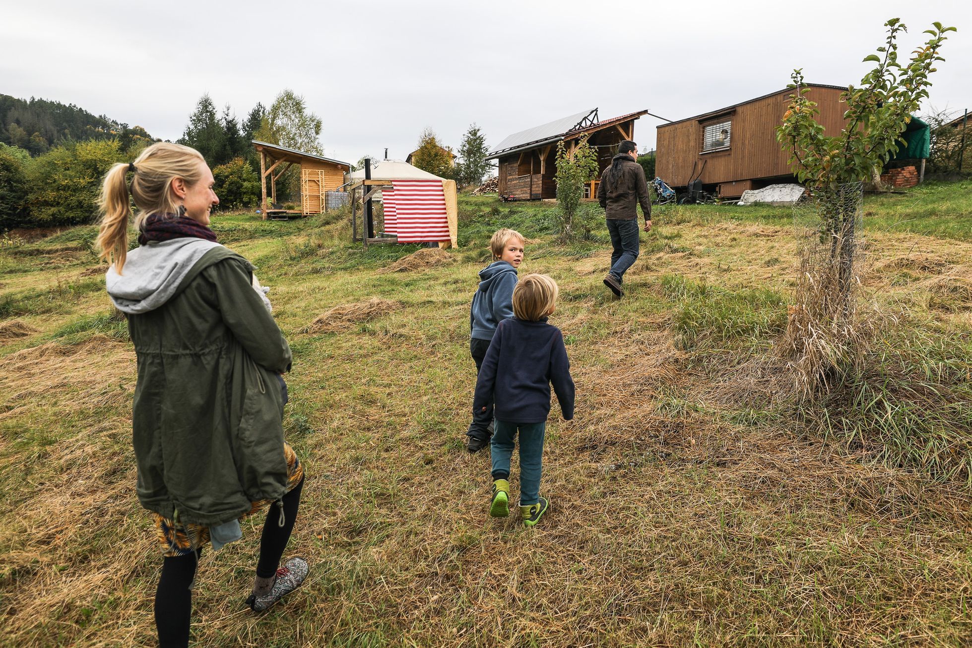 Rodina žijící v jurtě - Kryštof a Šárka Herrmannovi, Soběšín