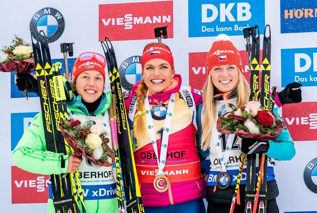 Biatlon, Oberhof, závod s hromadným startem žen (Dahlmeierová, Koukalová, Puskarčíková)