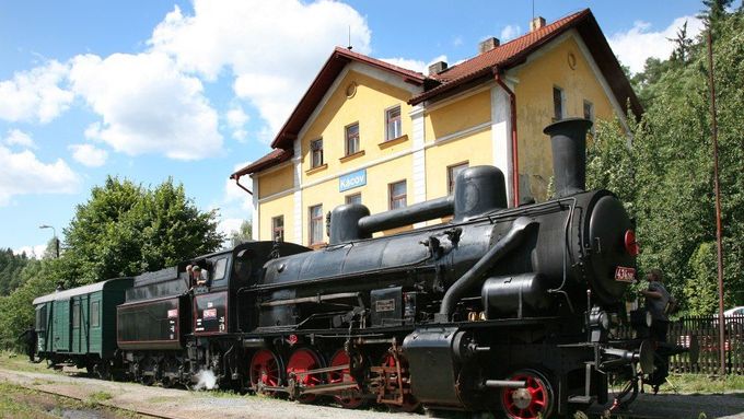 Vedle pravidelných spojů by na trať mohly znovu vyjet i historické vlaky. (ilustrační foto)