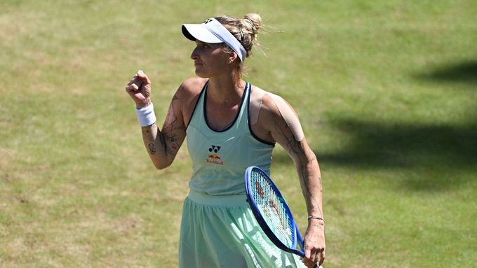 Podívejte se, jak Markéta Vondroušová postoupila do semifinále v Berlíně.