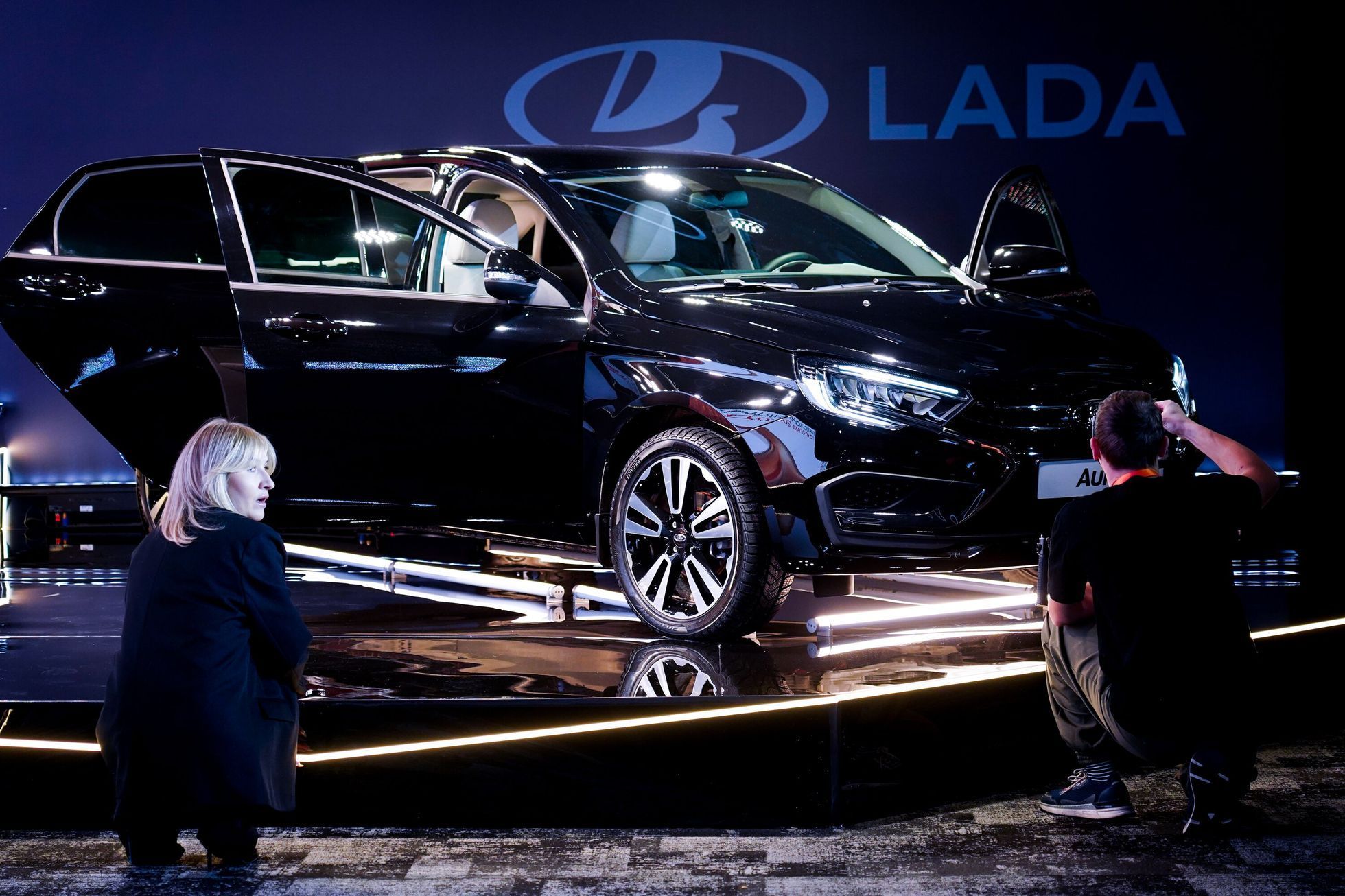Lada Aura