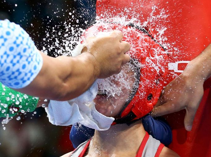 Women's Fly (51kg) Round of 16 Bout 130 - Yodgoroy Mirzaevová (UZB)