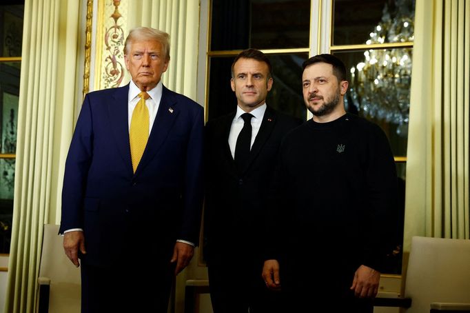 Schůzka v Paříži. Francouzský prezident Emmanuel Macron hostil budoucího šéfa Bílého domu Donalda Trumpa a ukrajinskou hlavu státu Volodymyra Zelenského.