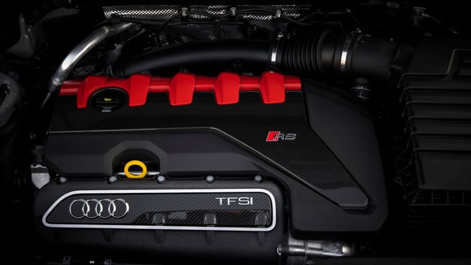 Pětiválcový motor TFSI v Audi RS Q3, ilustrační snímek.