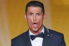 Zlatý míč FIFA obhájil kanonýr Cristiano Ronaldo