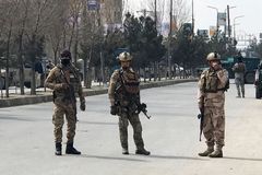 Ozbrojenci v Kábulu zaútočili na chrám sikhů, uvnitř uvěznili dvě stovky lidí