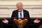 Připojí se USA k evropským sankcím proti Rusku? Uvidíme, řekl Trump