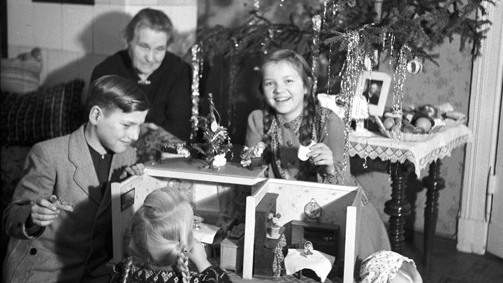 Jak dělal radost Ježíšek v průběhu desetiletí. Někdy se ale dopouštěl schválností; Zdroj foto: ČTK