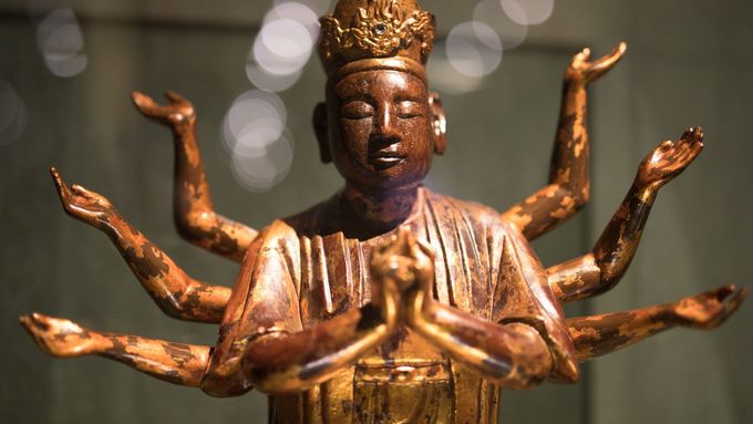 Od zrození k nirváně. V Praze začala výstava přes 1000 let starých soch Buddhy