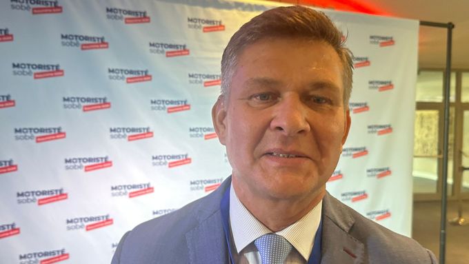 Aktuálně.cz přináší mimo jiné nedávný rozhovor s možným ministrem zahraničí za Motoristy sobě Karlem Beranem.