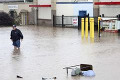 Záplavy v Coloradu zabíjely, 500 lidí se pohřešuje