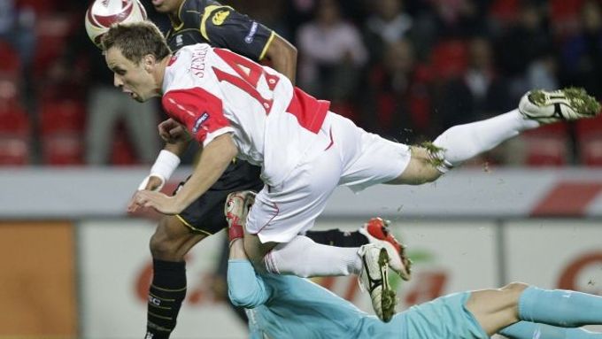 Foto: Slavia v Evropské lize zase prohrála. Tentokráte dostala pět gólů