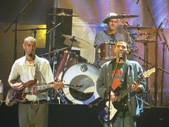 Beastie Boys v roce 1994: vlevo je Adam Yauch alias MCA, vepředu Adam Horovitz čili Ad Rock a vzadu Michael Diamond neboli Mike D.