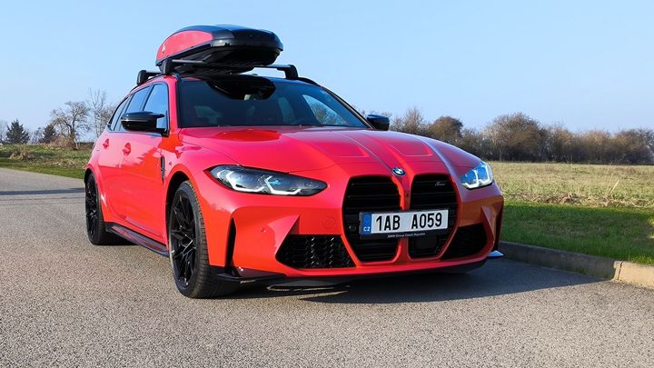 Kombík do každé rodiny? Rudá provokace BMW M3 věří na dialog s řidičem