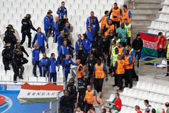 Fanoušek Liverpoolu je čtyři měsíce od napadení ve vážném stavu, útočník dostal 2,5 roku vězení