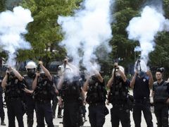 Policie zasahuje v Ankaře proti demonstrantům.