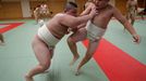 Reuters: mladí zápasníci sumo v Japonsku