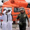 Vytahování trosek letounu airbus A320-200  letecké společnosti AirAsia