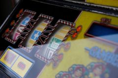 Konec herních automatů v Praze. Falešná kasina mají zavřít do tří let, schválila rada