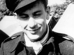 Otto Smik, nejúspěšnější československý stíhač RAF v době invaze.