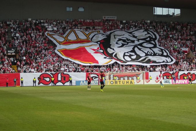 Semifinále MOL Cupu 2018/19, Slavia - Sparta: Choreo fanoušků Slavie