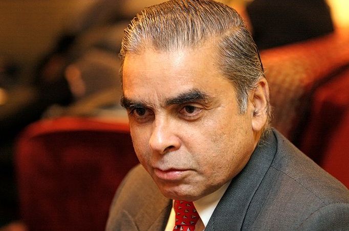 Kishore Mahbubani během rozhovoru s redaktorem Aktuálně.cz.