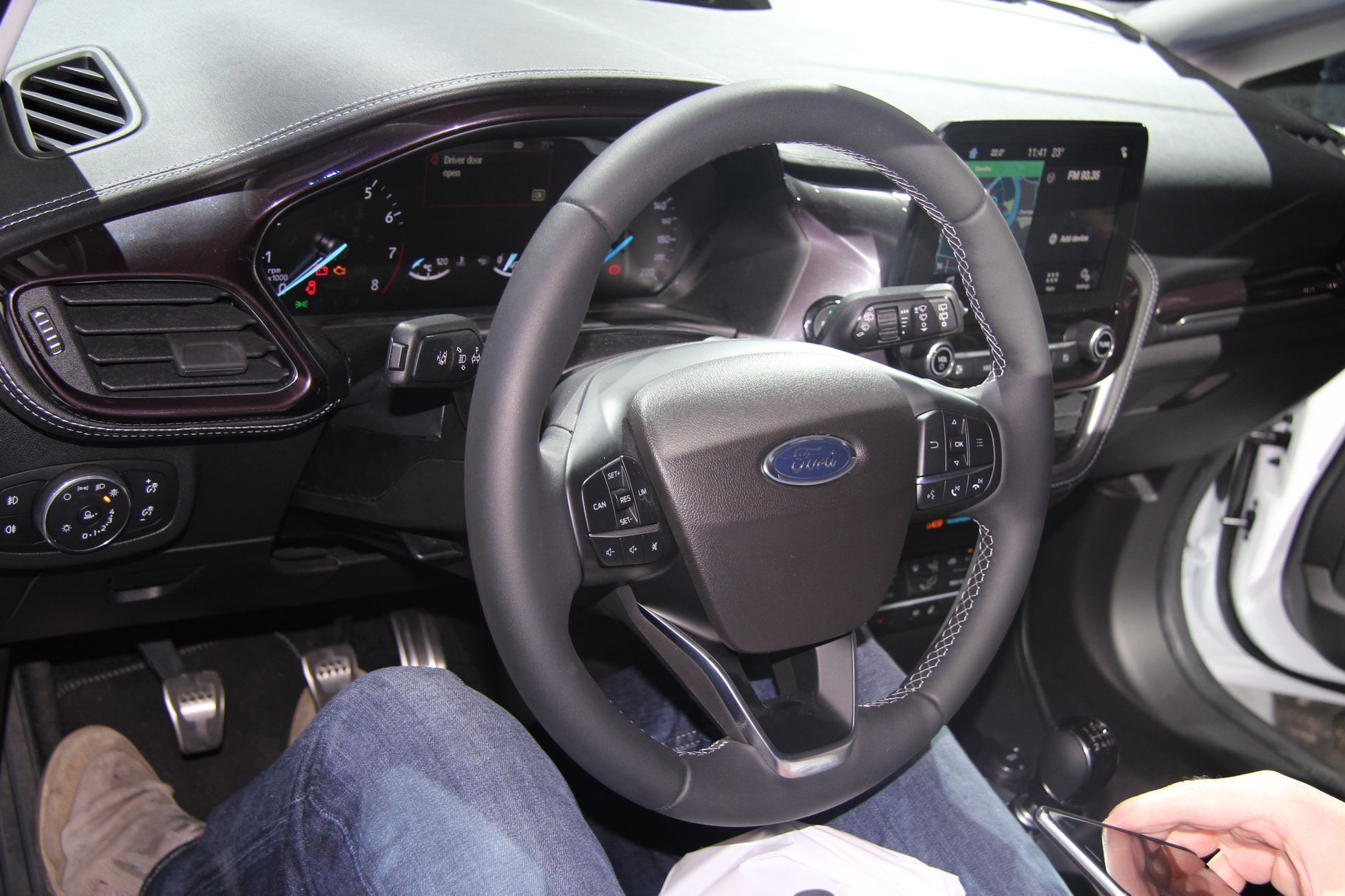 Ford Fiesta 2017 - 9 Vignale volant