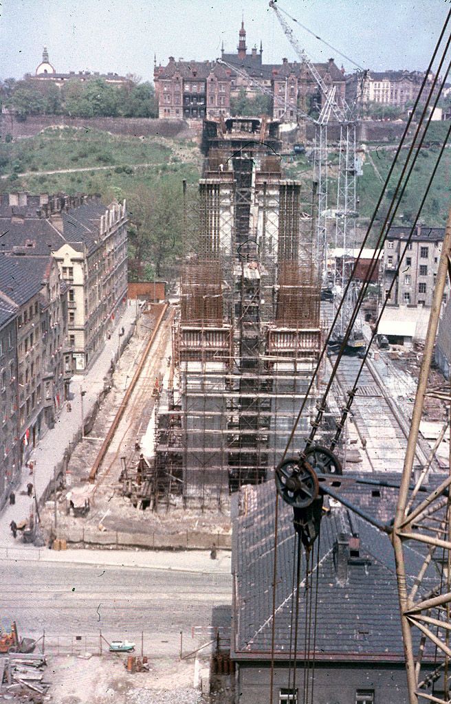 Obrazem: Unikátní fotografie z historie stavby Nuselského mostu / rok 1967