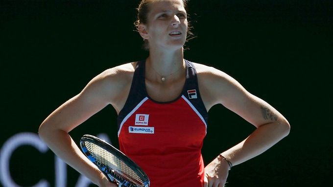 Zklamaná Karolína Plíšková ve čtvrtfinále Australian Open.