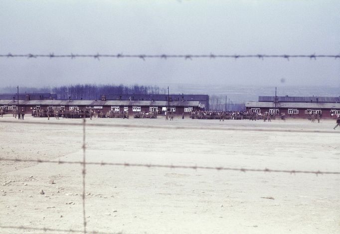 Fotografie z období osvobození koncentračního tábora Buchenvald. Duben 1945.