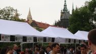 Festival se konal v zahradě za Královským letohrádkem v areálu Pražského hradu.