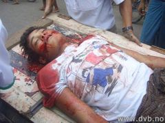 Mladý Barmánec zabitý při rozhánění protivládních demonstrací v Rangúnu (snímek z 27.září)