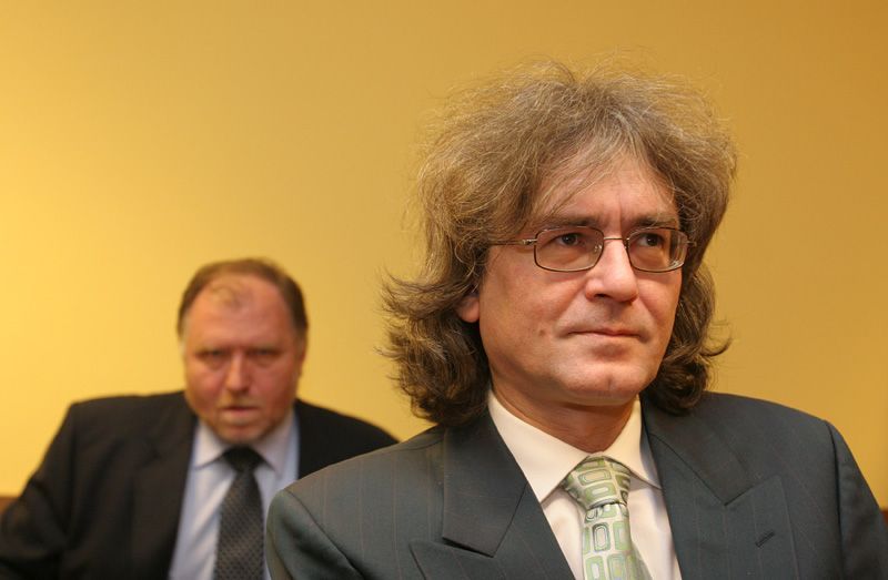 Bohumil Kulínský s advokátem Tomášem Sokolem u soudu