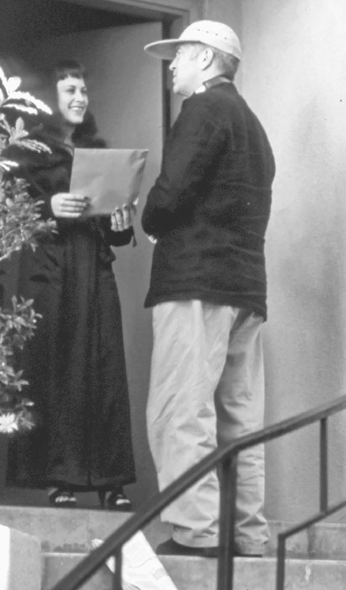 David Lynch a Patricia Arquetteová v režisérově hollywoodském domě během natáčení Lost Highway v roce 1995.