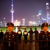 V Šanghaji zasahovala policie kvůli velké tlačenici.