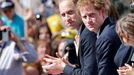 Princové Harry a William na první etapě Tour de France 2014