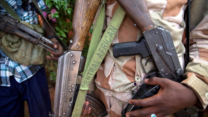 Ozbrojený člen milicí ve Středoafrické republice.
