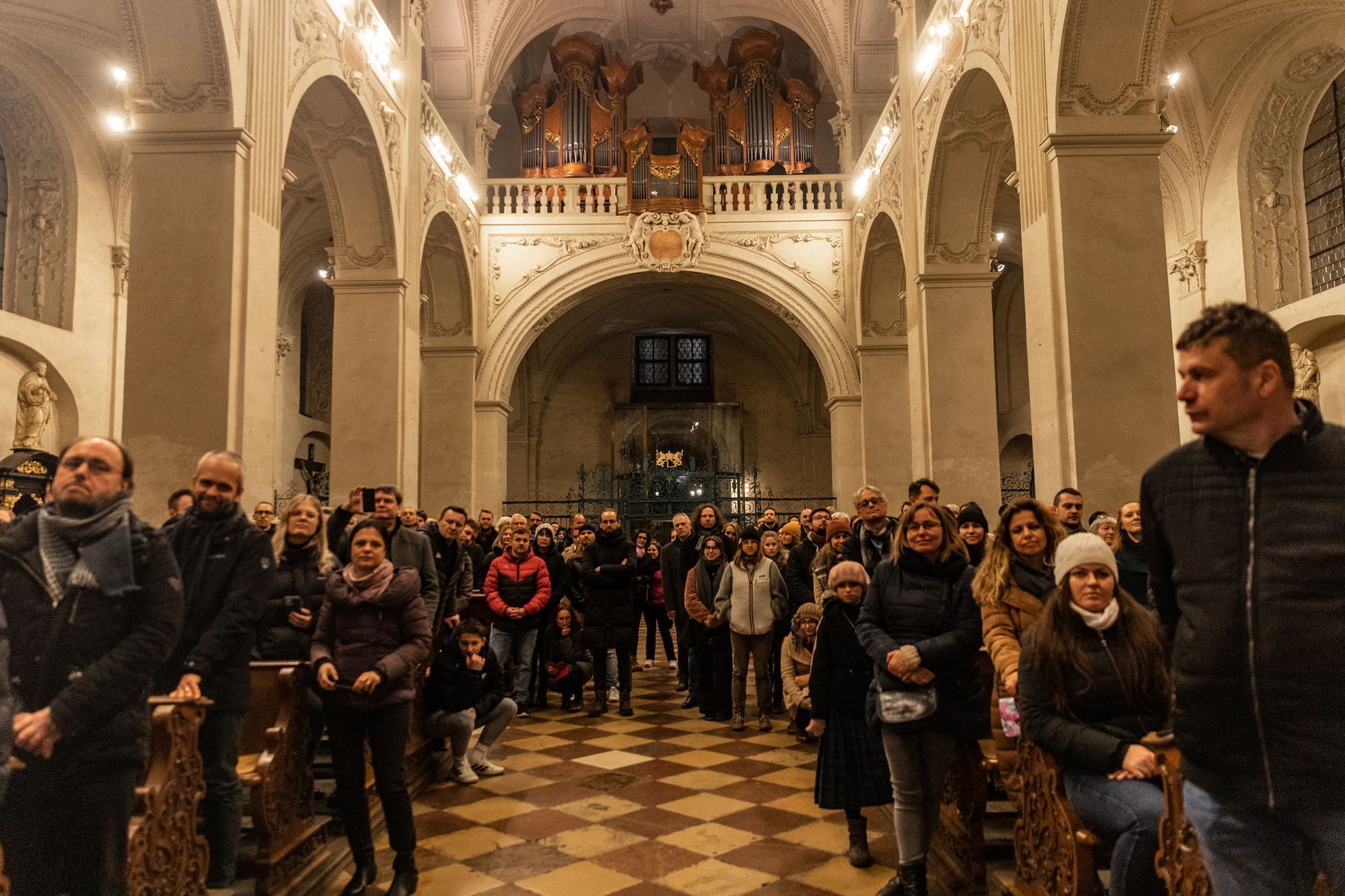 Velikonoční vigilie v kostele U nejsvětějšího Salvátora v Praze